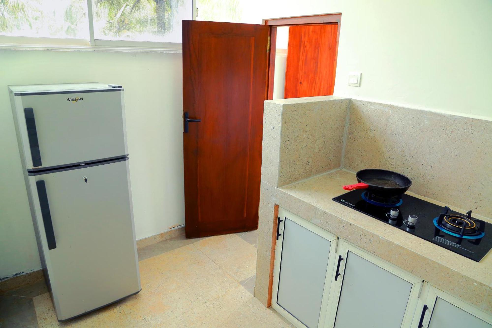 Cocos Hotel Midigama Timur Bagian luar foto