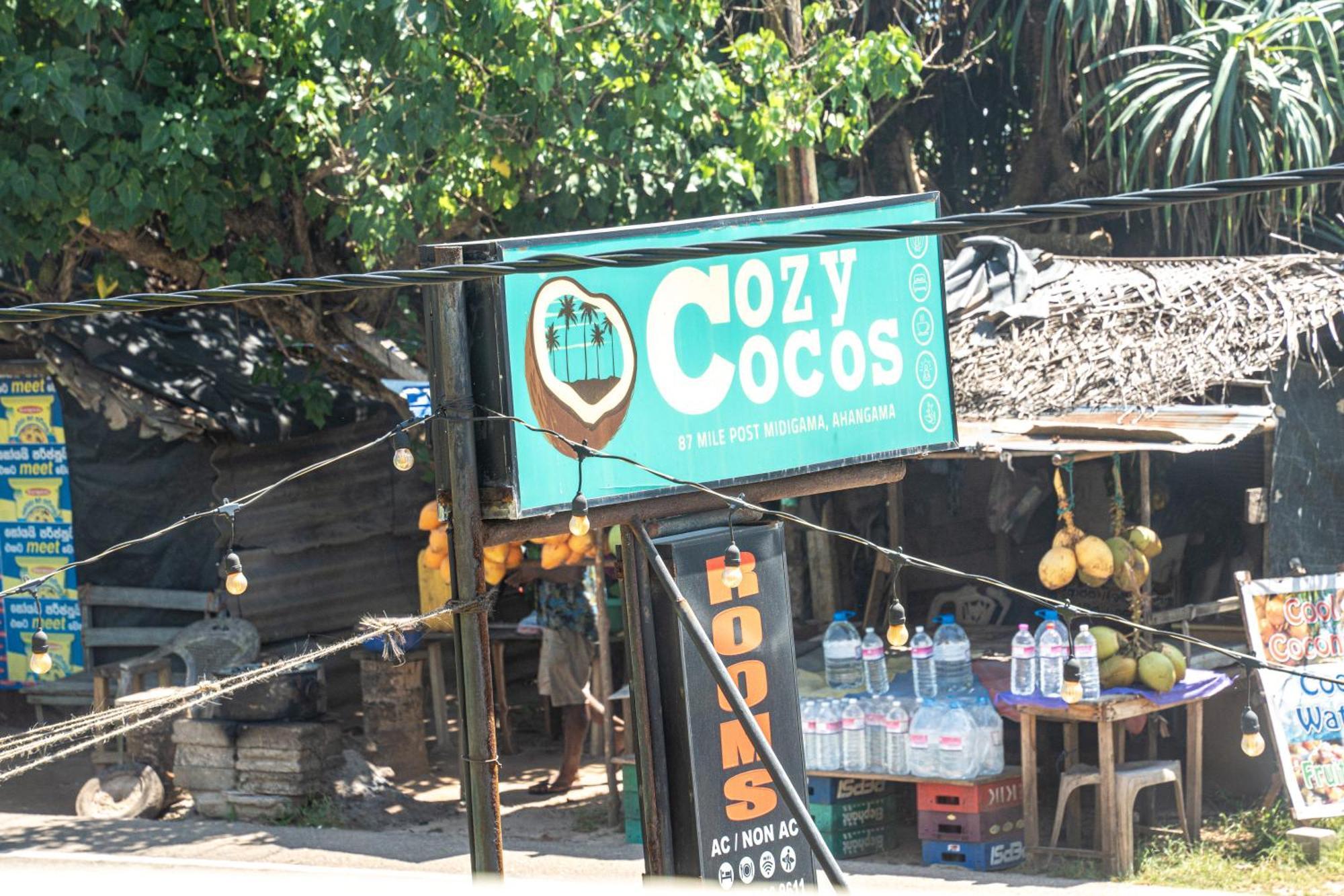 Cocos Hotel Midigama Timur Bagian luar foto